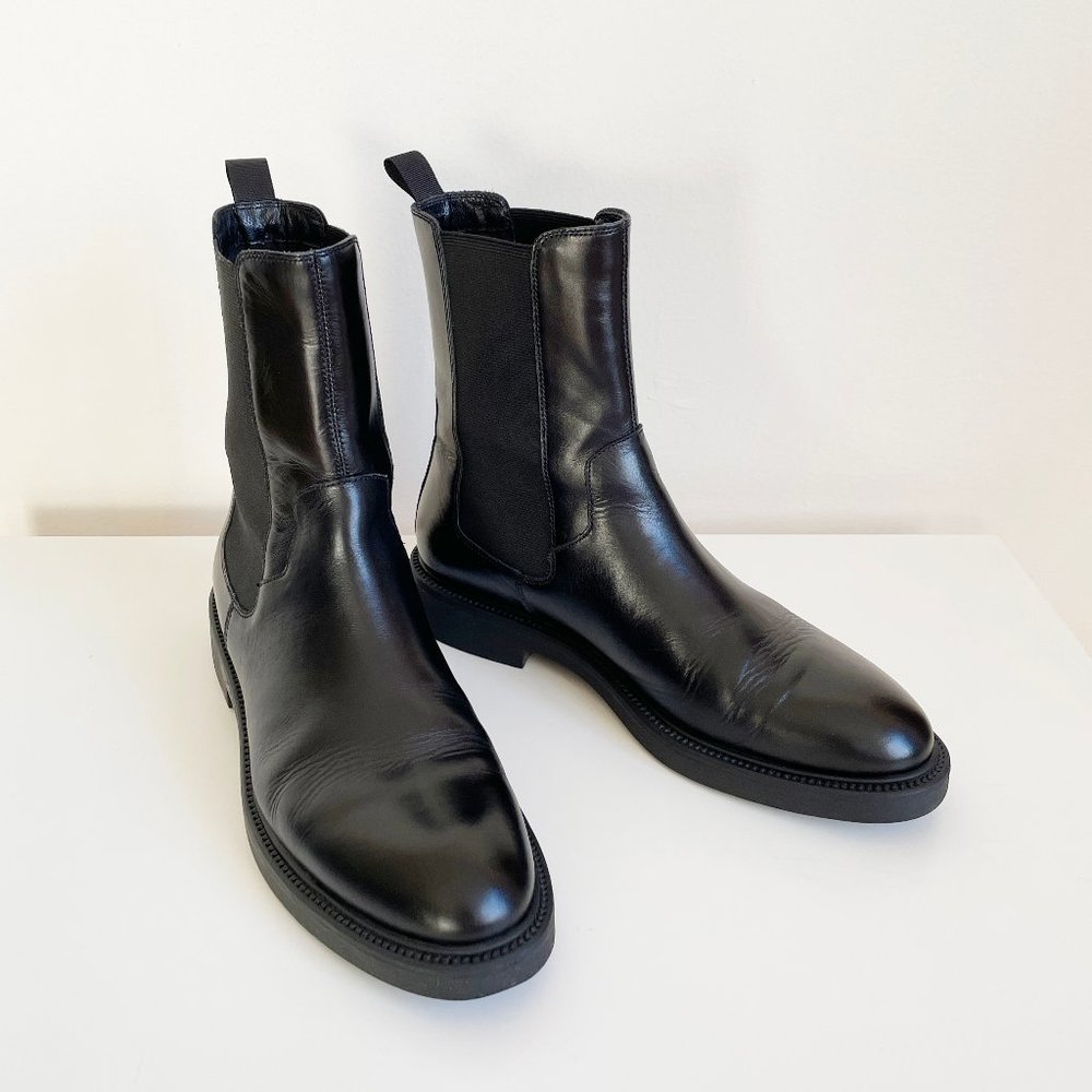 Vagabond Alex W Leather Classic Chelsea Boots (Women), Size EUR 40, US 9.5
